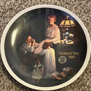 Knowles White and Cream Commemorative Collectible Plate